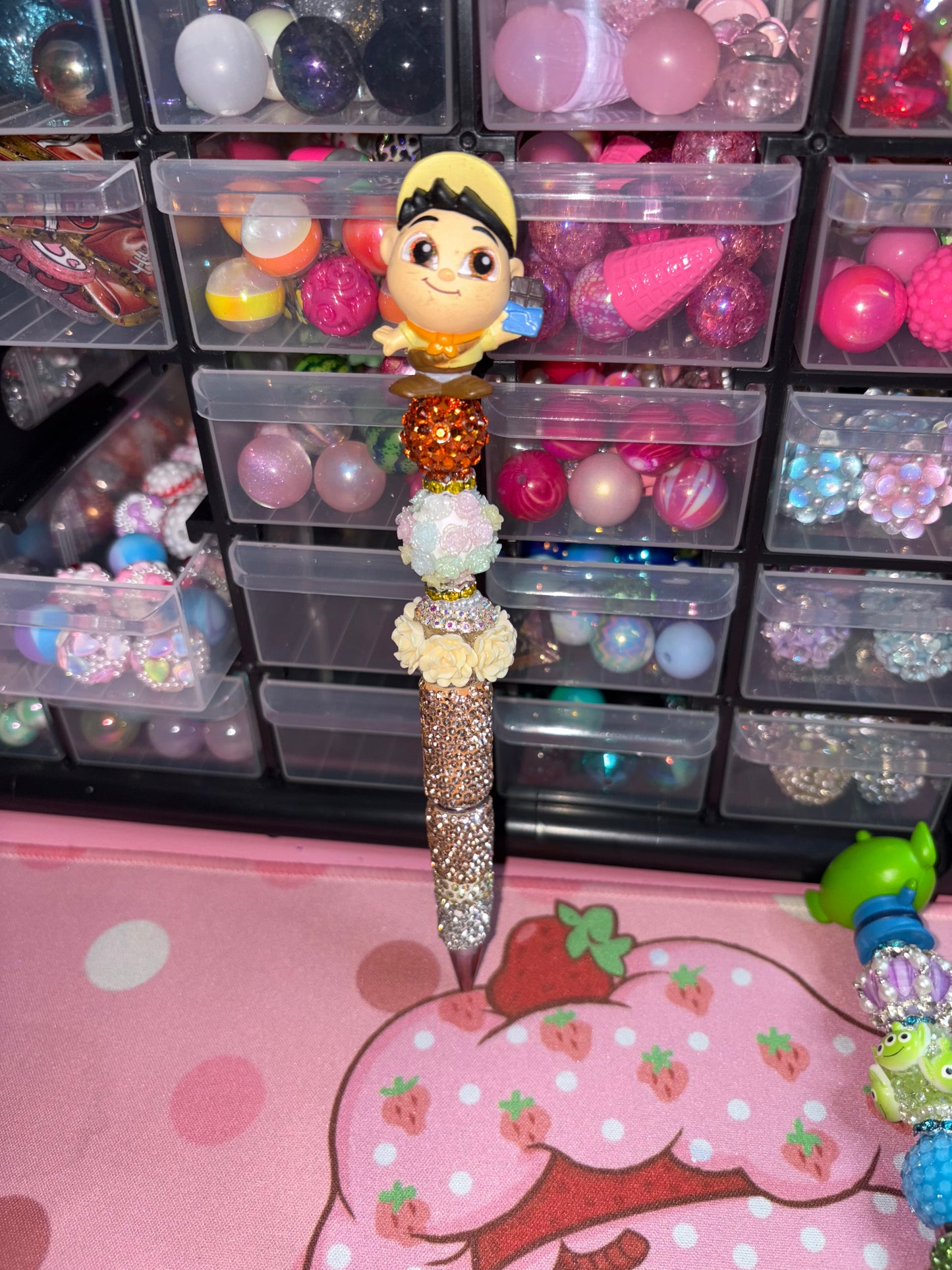 Movie up rhinestone pen